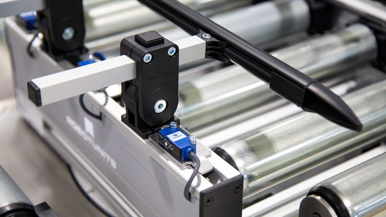 Modular powered roller conveyor systems | Customized solutions